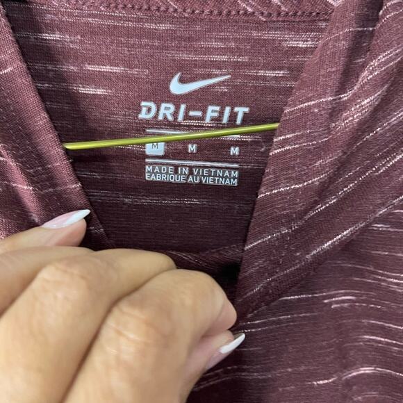 Nike Dri Fit Athletic Burgundy Brown lightweight Hoodie Top size Medium - Picture 4 of 5